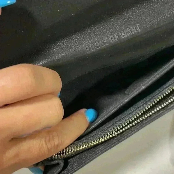 HOUSE of Want Crossbody Wallet with pearls Black and gold - New! - Picture 7 of 10